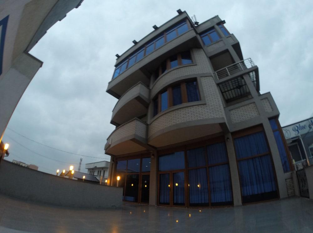 Hotel Denis Pristina Exterior photo